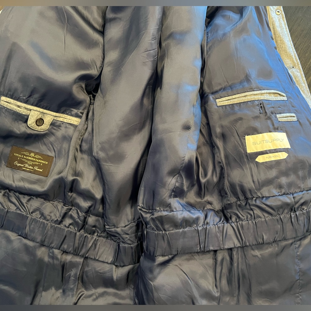 Suitsupply. Men’s. Wool. Coat. Large. Gray. - Picture 2 of 5